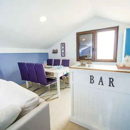 In With Seaview, Balcony, Air Condition, Wifi * Bibinje