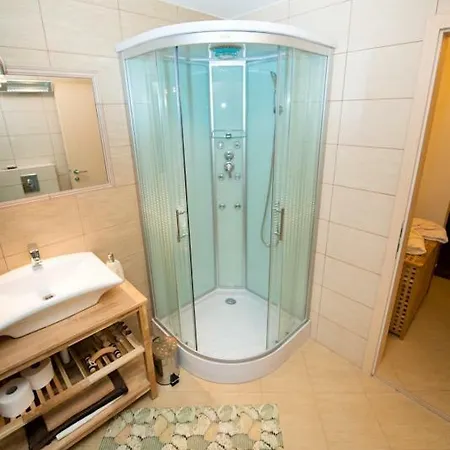 In With Seaview, Balcony, Air Condition, Wifi Apartment