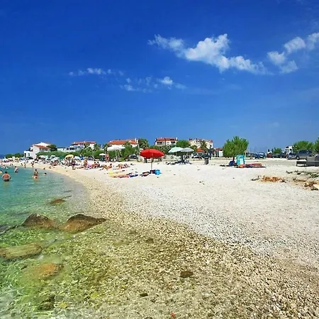 In With Seaview, Balcony, Air Condition, Wifi Apartment Bibinje