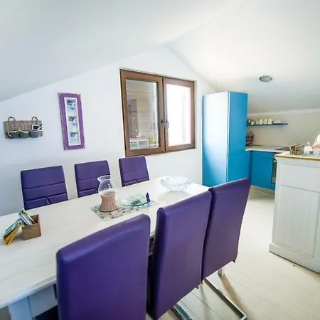 Apartment In With Seaview, Balcony, Air Condition, Wifi *