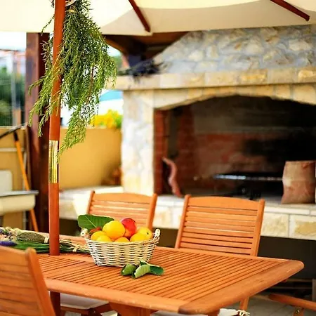 In With Seaview, Balcony, Air Condition, Wifi Bibinje