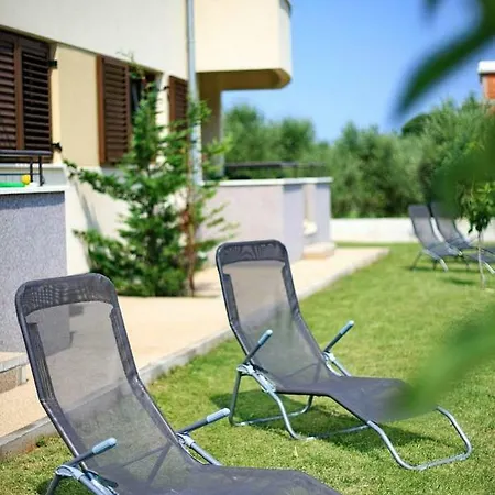 In With Seaview, Balcony, Air Condition, Wifi Διαμέρισμα Bibinje