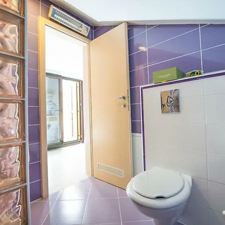 In With Seaview, Balcony, Air Condition, Wifi