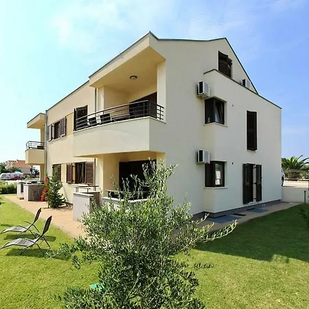 In With Seaview, Balcony, Air Condition, Wifi *